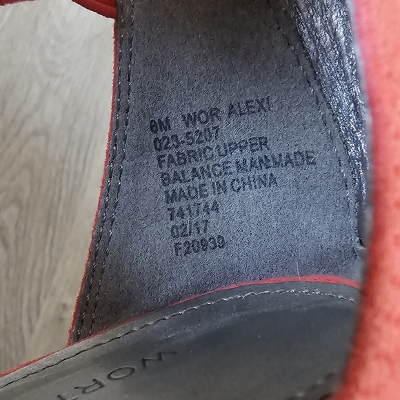 Size 6 Worthington Alexi Strappy Block Heel Sandals - Picture 9 of 9